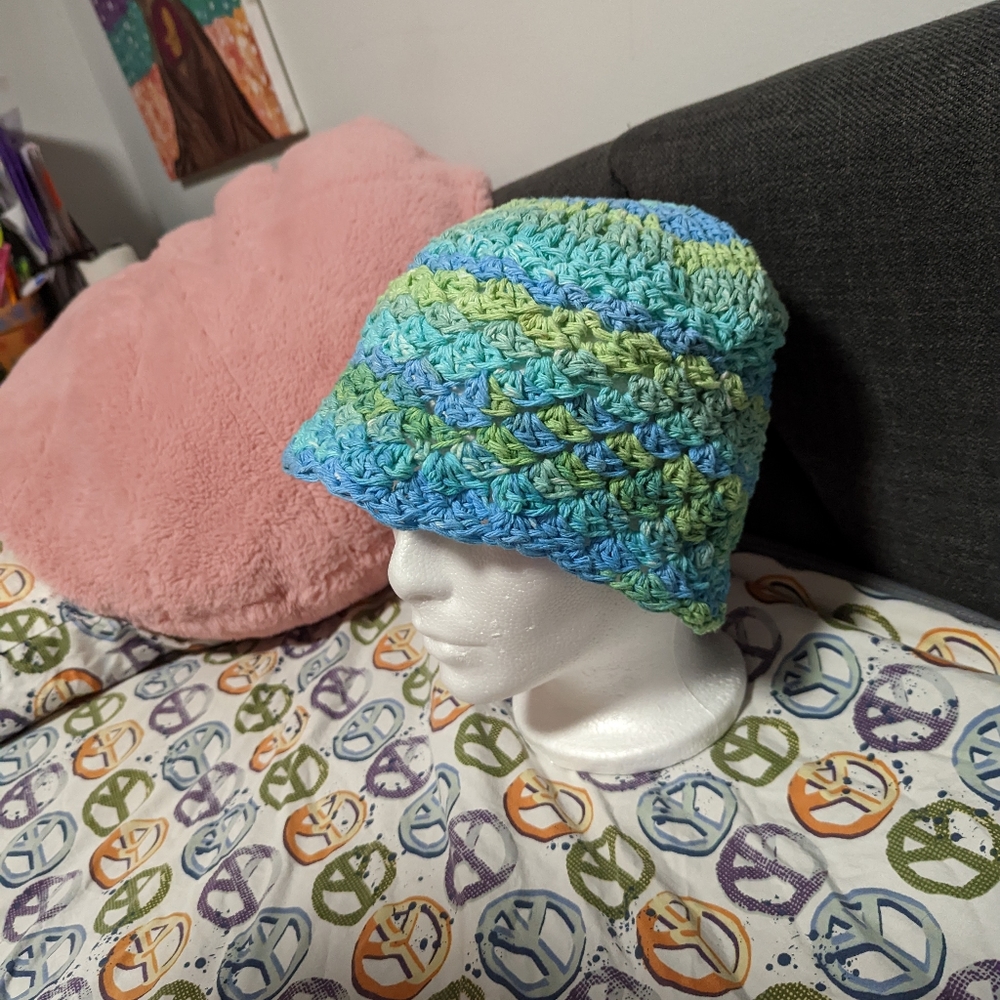Crochet bucket style hat - Picture 2 of 3